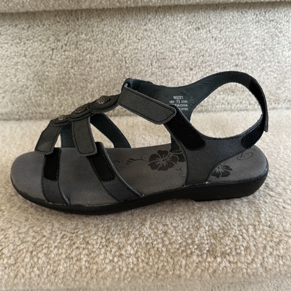 Propet OrthoLite Sandals - Picture 13 of 17
